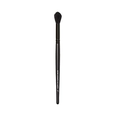 e.l.f. Fluffy Eye Blender Brush, Easily Blends Eyeshadow & Can Be Used to Set Concealer With Powder, Creates A Soft-Focus Effect, Vegan & Cruelty-Free