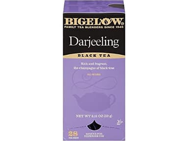 Bigelow Darjeeling Blend Tea 28-Count Box (Pack of 1) Full Caffeine Premium Black Tea Bold and Antioxidant-Rich Full Caffeine Black Tea in Foil-Wrapped Bags