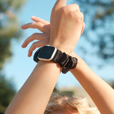 Smunchys Compatible for Apple Watch Band Scrunchie with Zipper Pocket Storage for Cash, Keys, Chapstick, 38mm 40mm 41mm 44mm 45mm for iWatch Series 9 8 7 6 5 4 3 2 1 SE, 1 Pack (Black)