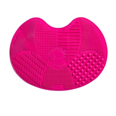 Sigma Beauty Makeup Brush Cleaner Mat – Sigma Spa Express Silicone Makeup Brush Cleaning Mat with Suction Cups for Cleaning Makeup Brushes, Compact Design Fit for Any Travel Makeup Kit (Pink)