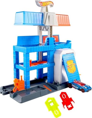 Hot Wheels Toy Car Track Set, City Downtown Police Tower Playset & 1:64 Scale Die-Cast Police Vehicle, Expands to 3 Levels, Speed Snap Track System