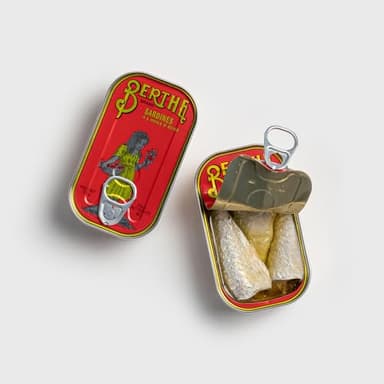 Wild Caught Sardines in Olive Oil from Portugal - 4.4 oz / 125 g (Pack of 1) - 19g Protein per Serving - Great for Snack, Pasta & Seafood Recipes
