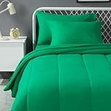 Amazon Basics 5 Piece Soft Microfiber Kid's Bed-in-a-Bag Bedding Set, Twin, Green, Solid