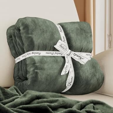 Vesgantti Flannel Blanket Green, Soft Warm Bed Winter Blanket Cozy Fluffy Couch Blankets Room Decor, Lightweight Microfiber Machine Washable Non-Shedding, Gifts for Women and Men，90" x 108"