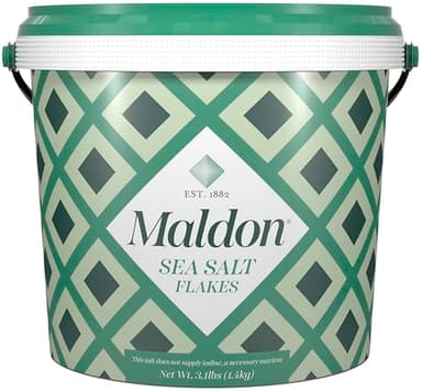 Maldon - Sea Salt Flakes Tub, 3.1 lb (1.4kg) - Unique Pyramid Shaped Salt Flakes, Perfect for a Wide Range of Dishes, Hand-Harvested for Four Generations