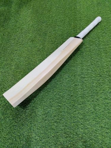 Plain Kashmiri Willow Cricket Bat Free MRF Genius Emboss Sticker | Premium Quality | Regular Size Short Handle | Full Size Cover, Pre- Fitted Toe Guard, Anti Scuff Sheet & Fiber Tape