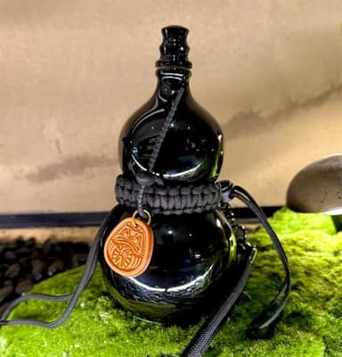 Black Myth Wukong Ceramic Gourd – Sleek Black Beverage Bottle with Strap, Leak-Proof Design, Gift for Mythical Culture Fans & Drink Lovers