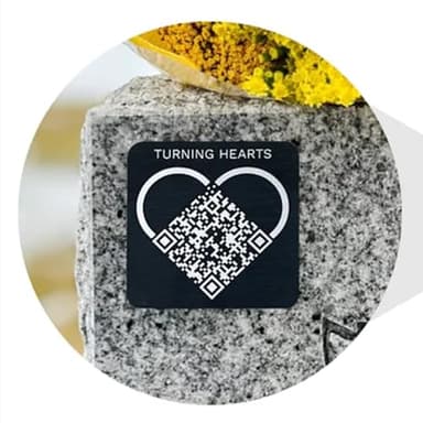 Turning Hearts QR Memorial Medallion – Memorial Website & QR Plaque for Cemetery Headstone Grave Marker, QR Code Links to Personalized Tribute Webpage, Custom Bereavement Gift for Loss of Loved One