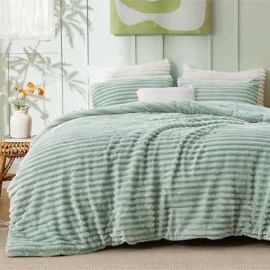 Bedsure Comforter Set Queen Size - GentleSoft™ 3 Pieces Double-Side Fleece Fluffy Sage Green Comforter Set, Cozy Striped Room Decor Aesthetic, Luxury Bedding Queen Size, 2 Pillowcases, 90x90 Inches